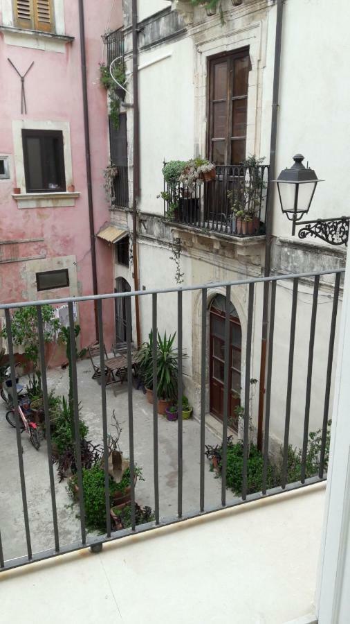 9 House Ortigia *
